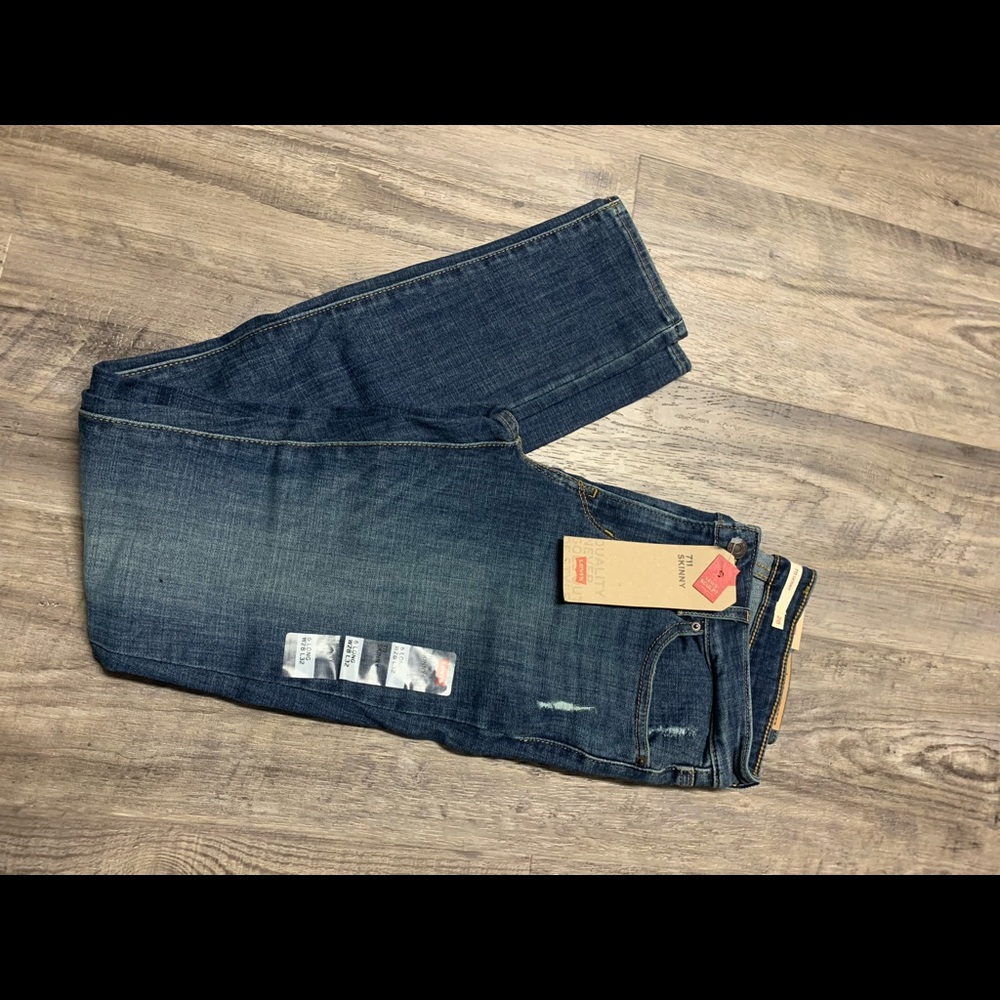 NWT size 6/28 Long Levi 711 skinny jeans